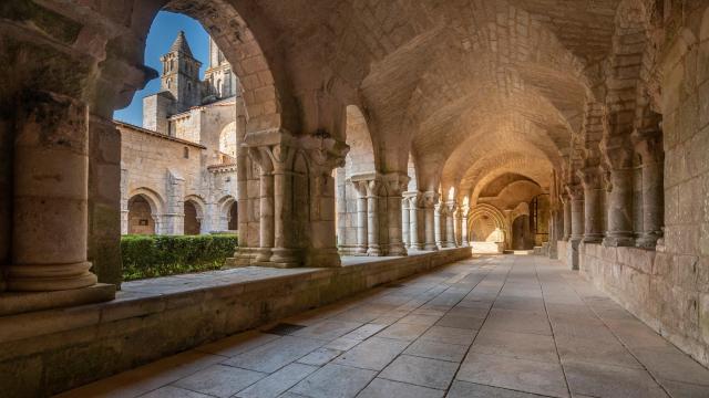 Nieul-sur-l'Autise et Abbaye, Petite Cité de Caractère en Vendée