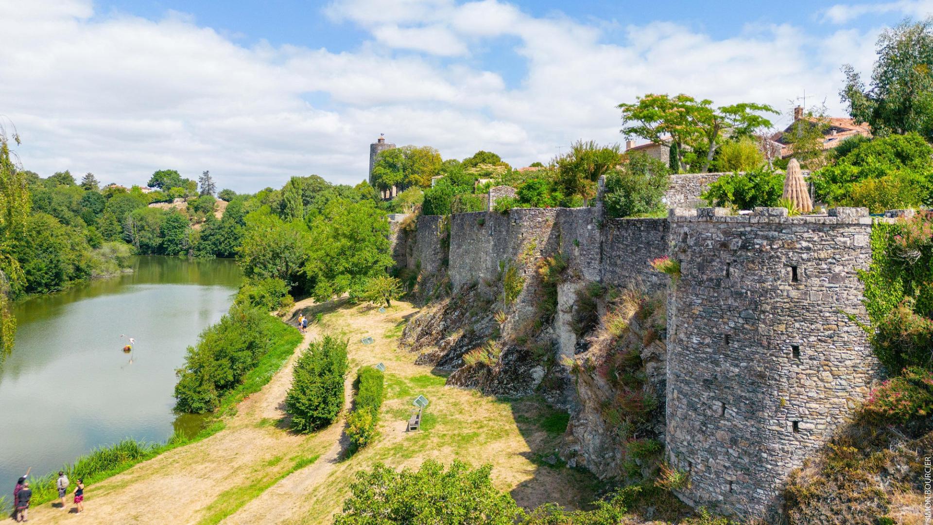 Vouvant cité médiévale Petite Cité de Caractère en Vendée