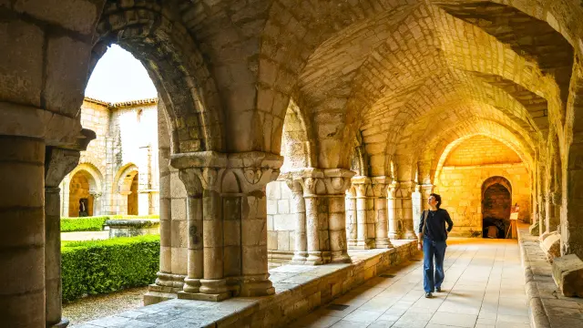 Visite du cloître de l'Abbaye de Nieul-sur-l'Autise