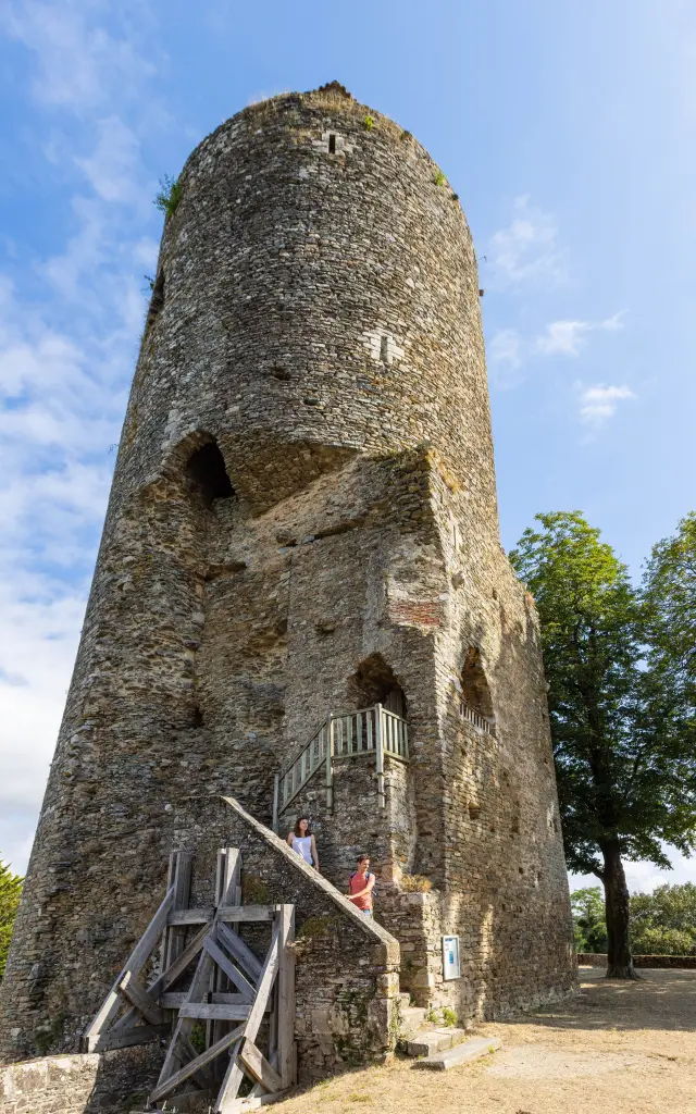 tour mélusine vouvant