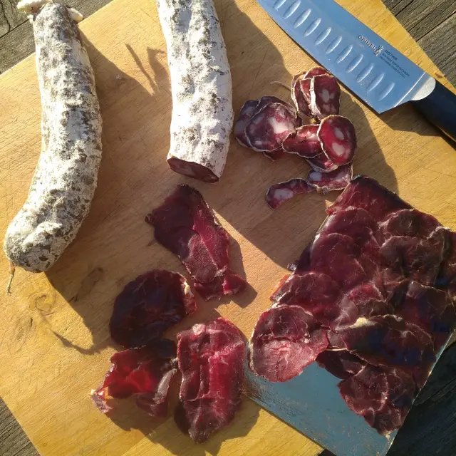Saucisson Et Gigot Seche Lafermedumaraispoitevin Rotated